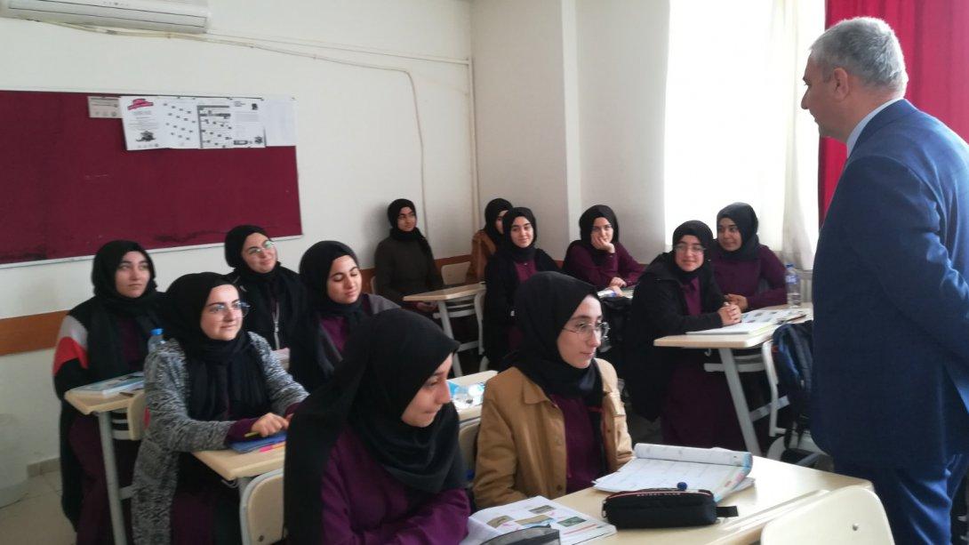 İlçe Milli Eğitim Müdürümüz Hacı Murat YANMAZ,  Milli İrade Kız Anadolu İmam Hatip Lisesini ziyaret ettiler. 