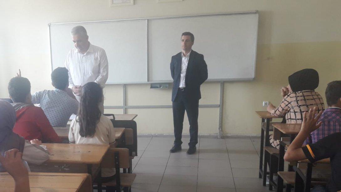 İlçe Milli Eğitim Müdürümüz Hacı Murat YANMAZ , Molla Gürani Ortaokuluna ziyarette bulunmuşlardır.