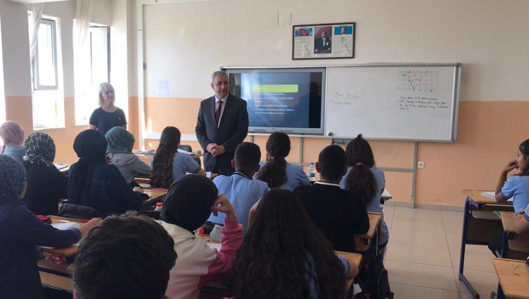 İlçe Milli Eğitim Müdürümüz Hacı Murat YANMAZ Emine GöncüAnadolu Lisesi'ni ziyaret ettiler. 