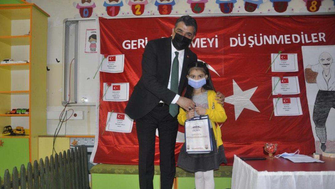 Şanlıurfa Büyükşehir Belediyesi Kültür Müdürü Niyazi KOCADAĞ,  Türk Telekom Ortaokulu  Ana Sınıfını  Ziyaret Etti.