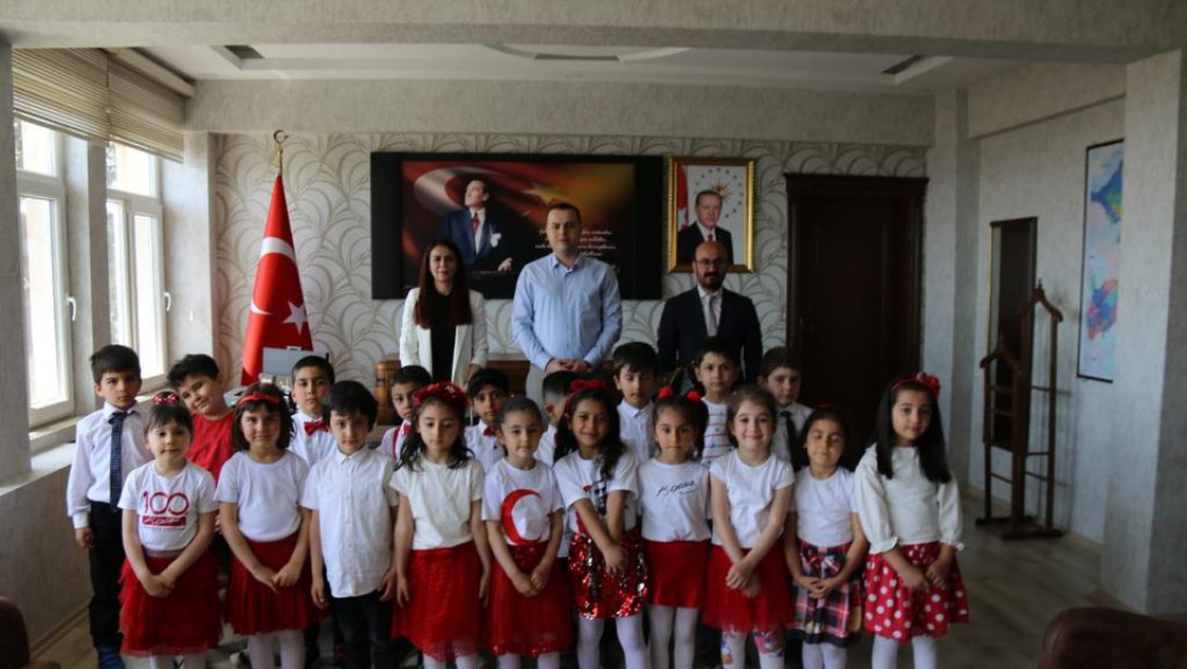 23 Nisan Ulusal Egemenlik ve Çocuk Bayramı'nda Karaköprü Kaymakamımız Yakup KILINÇOĞLU , Şanlıurfa Türk Telekom Ortaokulu Anasınıfını Kabul Etti.