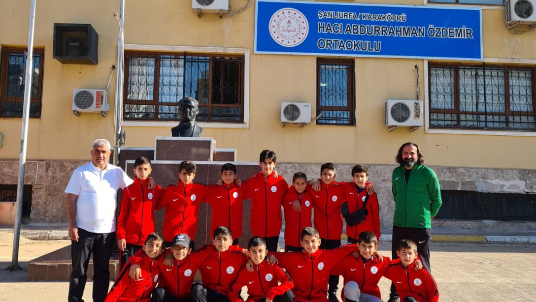 Hacı Abdurrahman Özdemir Ortaokulu, Futbolda Bölge Şampiyonu Oldu.