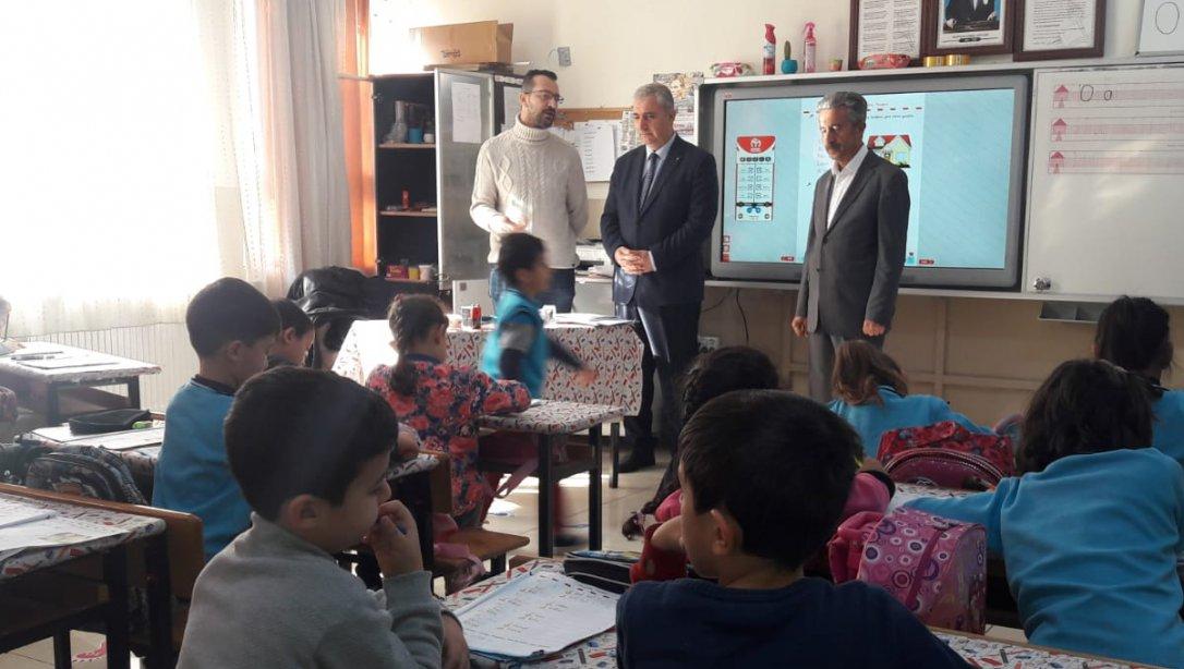 İlçe Milli Eğitim Müdürümüz Hacı Murat YANMAZ, 100. Yıl İlkokulu'nu ziyaret ettiler. 