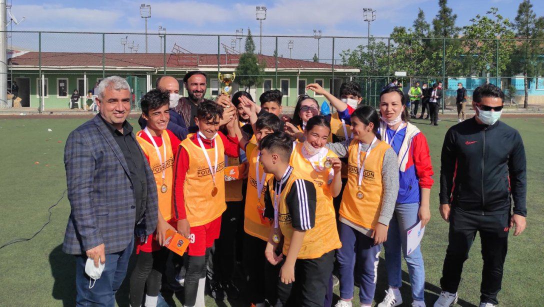 Hacı Abdurrahman Özdemir Ortaokulu ''Futbol 3 Turnuvası 2021'' de Şampiyon Oldu.
