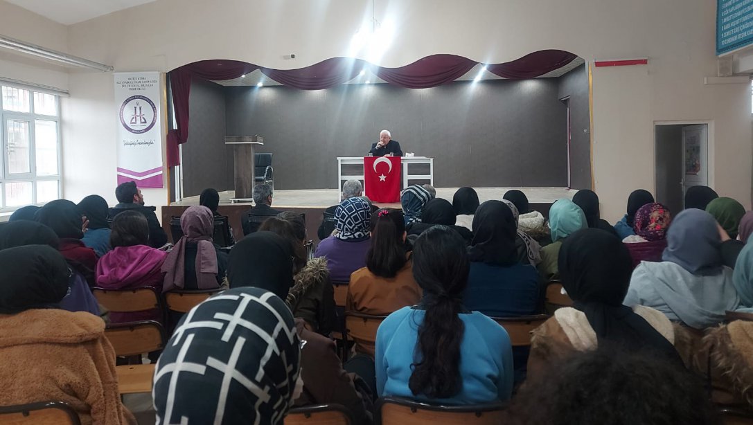 Karaköprü Hatice Kübra Kız Anadolu İmam Hatip Lisesi Öğrencilerine Değerler Eğitimi Kapsamında Seminer Verildi.