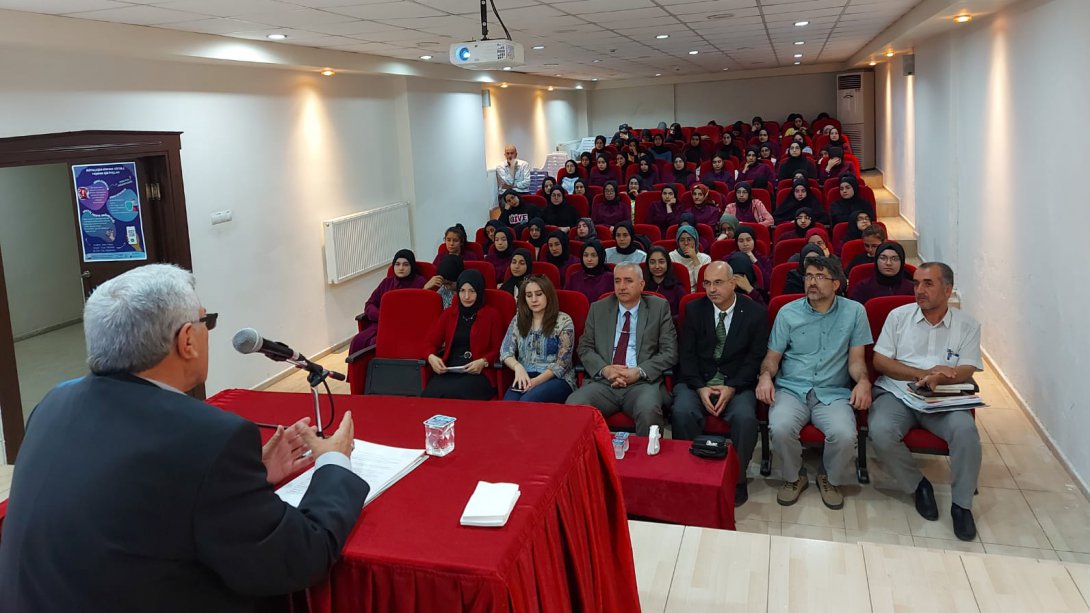 Milli İrade Kız Anadolu İmam Hatip Lisesi Öğrencilerine Değerler Eğitimi Kapsamında Seminer Verildi.